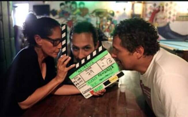 Sonia Braga, Irandhir Santos e o cineasta Kleber Mendonça Filho nos bastidores do filme 'Aquarius'