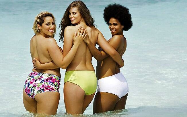 Jada Sezer, Robyn Lawley e Shareefa J posam para a Swimsuits For All