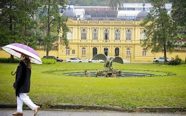 Petrópolis possui vários casarões históricos do período do Segundo Reinado, como o Palácio Amarelo