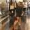 Deborah Secco passou o domingo do shopping ao lado do marido Roger Flores, da sogra e da enteada (08/07/12). Foto: AgNews