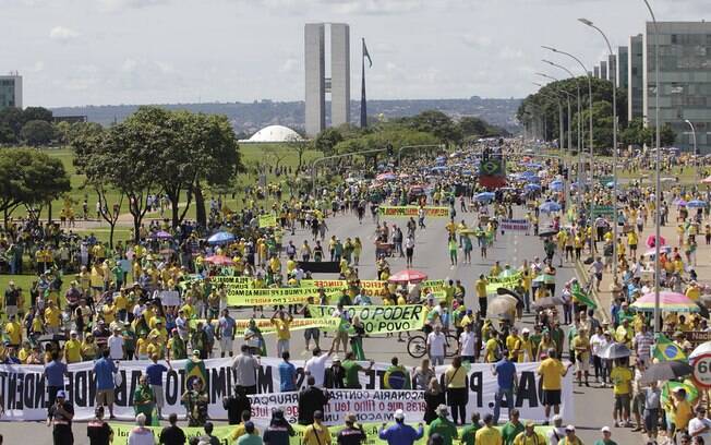 Brasília: como se viu no protesto de 15 de março, os manifestantes adoraram o verde e o amarelo. Foto: ALAN SAMPAIO/iG BRASILIA