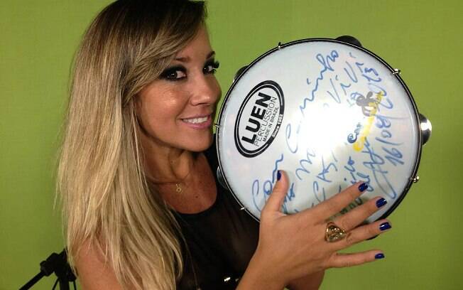 Vivi Fernandez comanda um programa sobre sexo na Internet