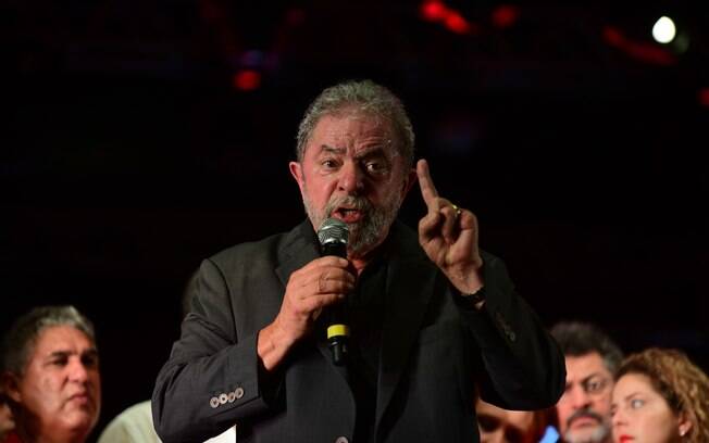 Ex-presidente Luiz Inácio Lula da Silva é investigado por corrupção e lavagem de dinheiro