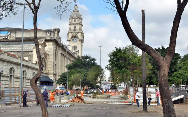 Praça Julio Prestes, na região central de São Paulo. Viciados e traficantes montaram barracas no local