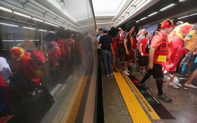 Metrô de São Paulo e a demanda de torcedores a caminho da Arena Corinthians: sistema de transporte público funcionou em boa parte das cidades