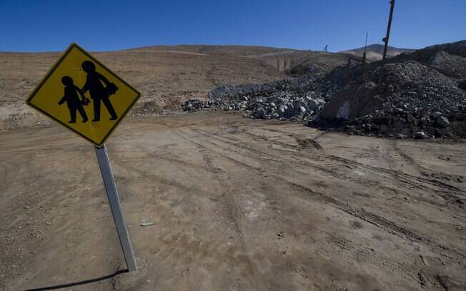 Imagem mostra local próximo à mina San José, onde parentes dos mineiros ficaram acampados à espera do resgate (04/08)