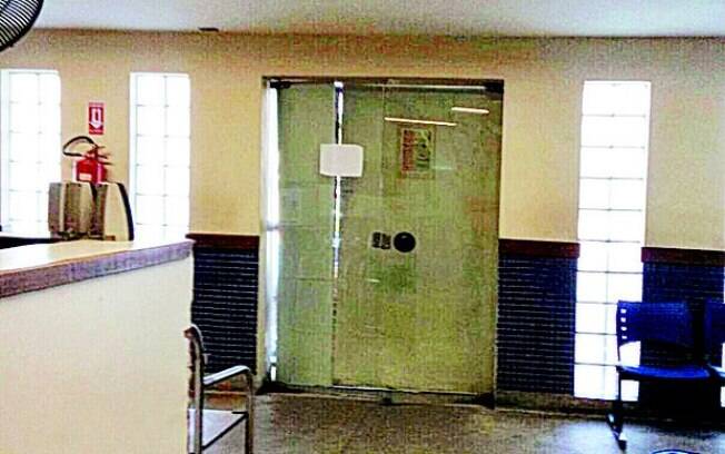 Instituições responsáveis pela gestão de unidades têm atrasado pagamento de profissionais
