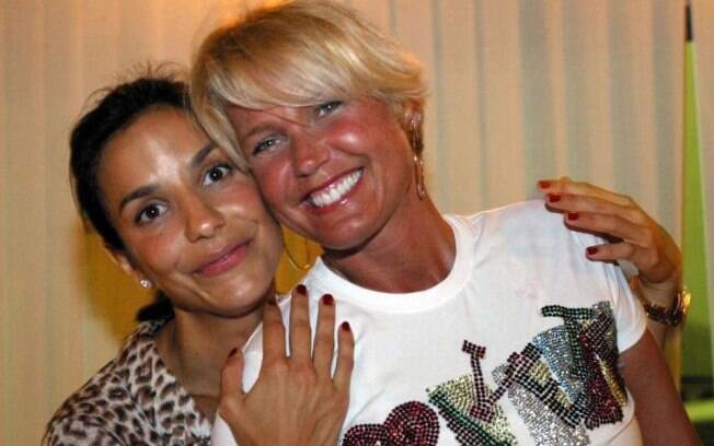 Xuxa e Ivete Sangalo são amigas há mais de dez anos. A dupla se conheceu nos bastidores do programa da Rainha dos Baixinhos 