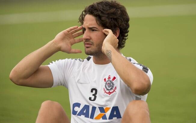 Alexandre Pato está de volta ao Corinthians. Só não se sabe até quando