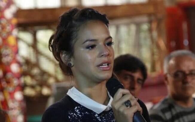 Bruna Marquezine se emociona ao falar do reencontro com Maneco 11 anos depois