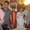 Giovanna Antonelli, o marido Leonardo Nogueira, e as filhas gêmeas, Sofia e Antônia, reunidos com o elenco do musical "O Casamento da dona Baratinha". Foto: Rodrigo dos Anjos / AgNews
