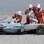 Schumacher deixa a prova depois do acidente. Foto: Reuters