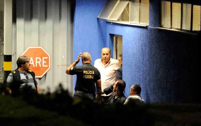 Romeu Queiroz se entrega na sede da Polícia Federal em Belo Horizonte (15/11). Foto: Futura Press