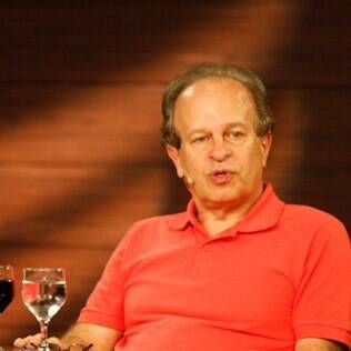 Renato Janine Ribeiro em palestra na Livraria Cultura