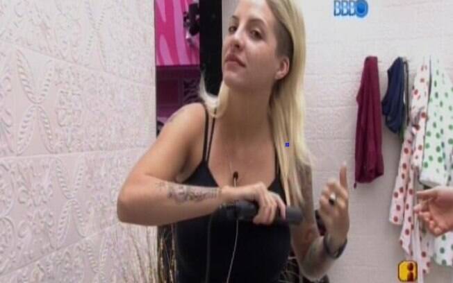 Clara diz sentir ciúmes de Slim e Vanessa