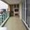 Reformada, a varanda de 30 m² teve o piso substituído. Foto: Divulgação
