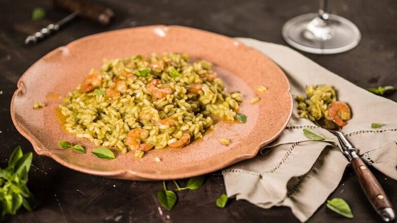 Risoto de camarão ao molho pesto