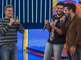 'Caldeirão' deste sábado (6) terá a presença da dupla Henrique e Juliano