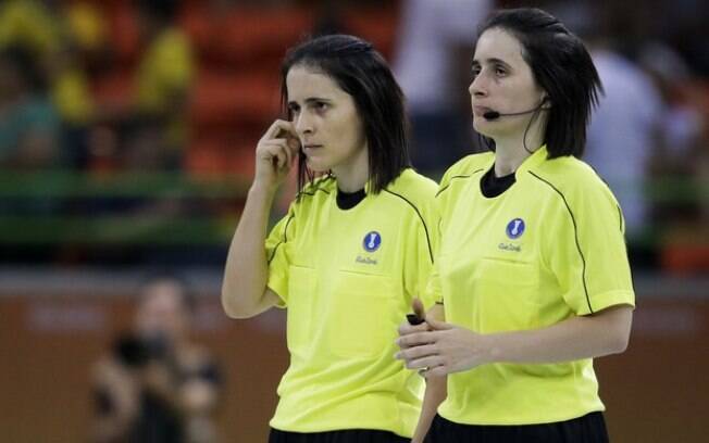 Charlotte e Julie Bonaventura, as árbitras gêmeas do handebol