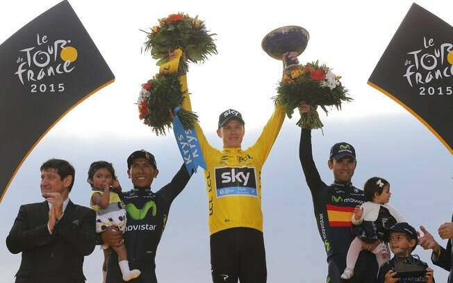 Froome comemora o bi no Tour de France
