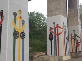 O mural em Toronto foi refeito após ser vandalizado com insultos homofóbicos