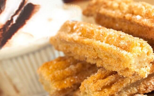 Mini-churros com sorvete é de dar água na boca 