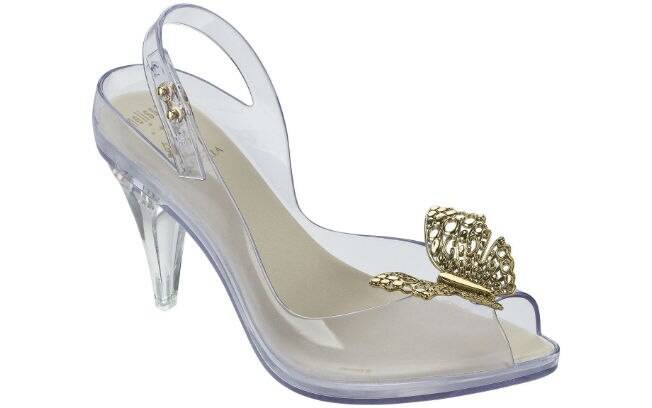 O peep toe vem apenas na versão transparente, 'de cristal'
