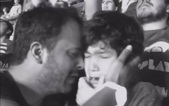 Luiz e o filho autista no show do Coldplay Luiz e o filho autista no show do Coldplay