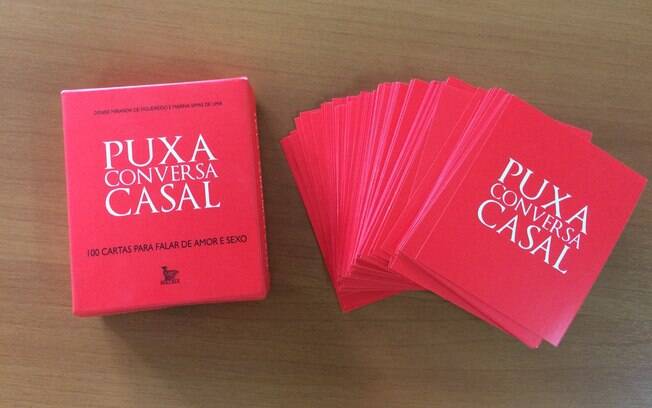 Puxa Conversa Casal - o livro tem o formato de 100 cartas com perguntas sobre amor e sexo