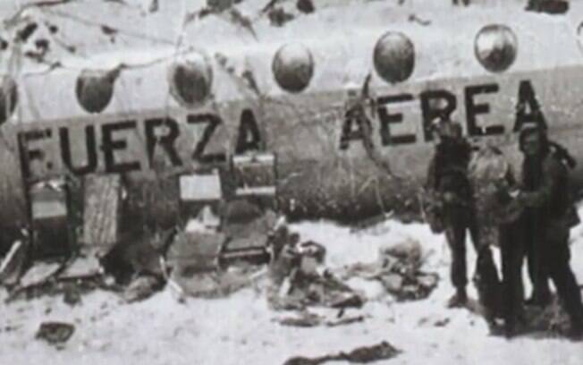 Voo 571: avião uruguaio caiu nos Andes em 1972 e teve 19 sobreviventes, que recorreram ao canibalismo até ser resgatados dois meses depois