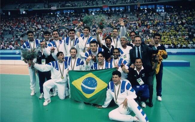Brasil conquistou o ouro no vôlei de quadra nas Olimpíadas de Barcelona