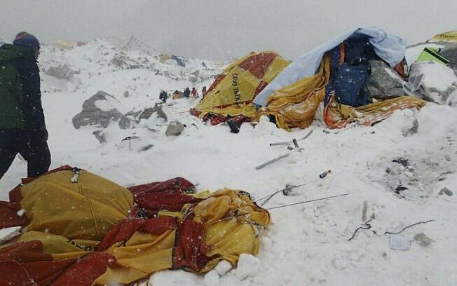 Situação dos acampamentos de montanhistas após terremoto que atingiu o Everest