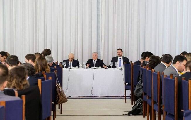 Presidente Michel Temer deu entrevista coletiva nesta quinta ao lado dos ministros Henrique Meirelles e Dyogo Oliveira