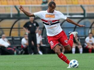 Rivaldo teve passagem apagada pelo São Paulo em 2011