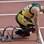 Oscar Pistorius se posiciona na raia para a prova dos 400 m rasos. Foto: AP