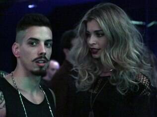 Felipe de Carolis e Grazi Massafera em cena de 'Verdades Secretas'