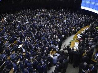 513 deputados tomaram posse na Câmara