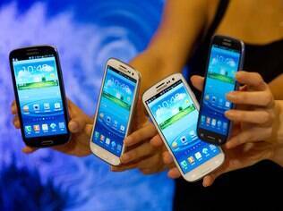 Galaxy S III é um bom concorrente para o iPhone 4S, segundo o The New York Times