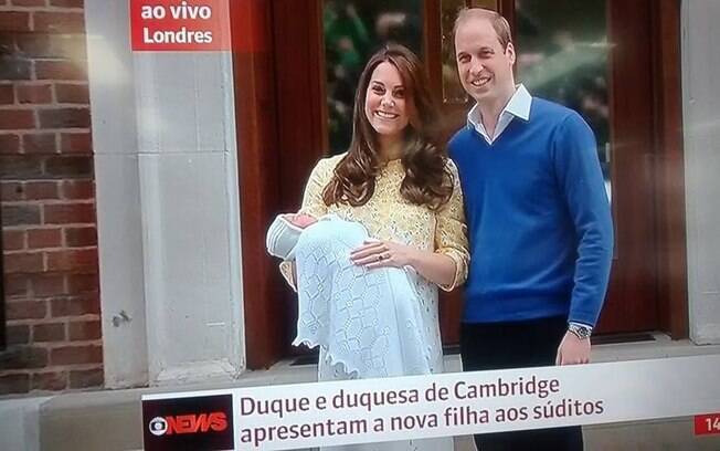 Kate Middleton, com a filha recém-nascida nos braços, ao lado do marido, o príncipe William . Foto: Reprodução