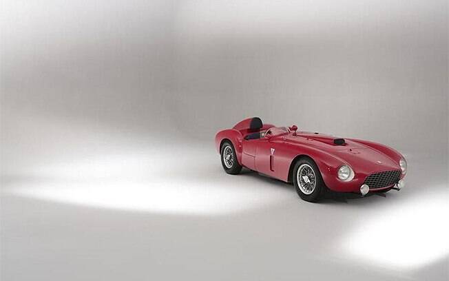 Ferrari 375-Plus foi leiloada por mais de 10 milhões de libras esterlinas