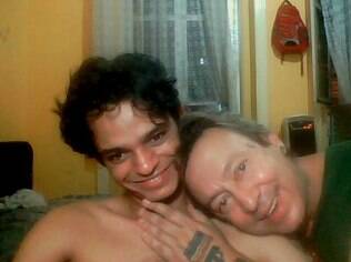 Ricardo Aguieiras é 48 anos mais velho que o parceiro John Botelho