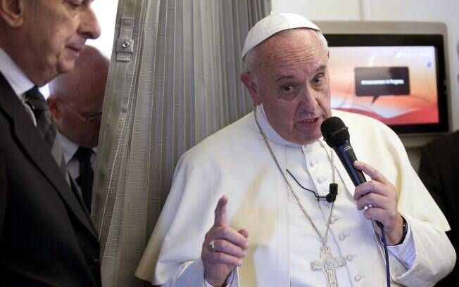 Liberdade de expressão não dá o direito de insultar o próximo, diz Papa