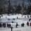 Pessoas brincam com a neve no Central Park, em Nova York (3/1). Foto: Reuters