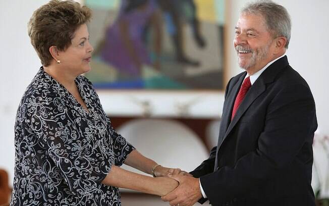 Dilma e Lula durante encontro em Brasília em 2014