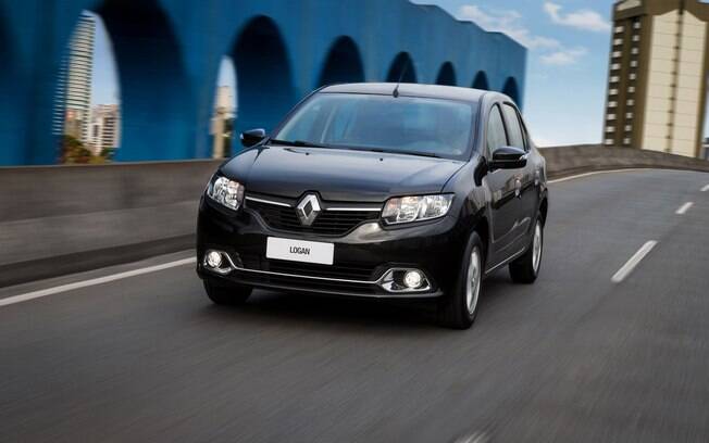 A partir de R$ 46.300, o Renault Logan fica R$ 600 mais caro, mas com um motor 1.0 bem melhor.
