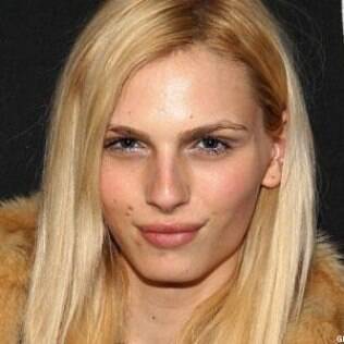 Andreja Pejic declarou que está passando por adequação sexual