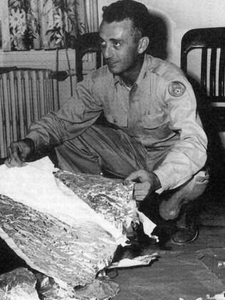 Força Aérea dos EUA disse que estes destroços, recuperados em Roswell, no Novo México, pertenciam a um alvo radar