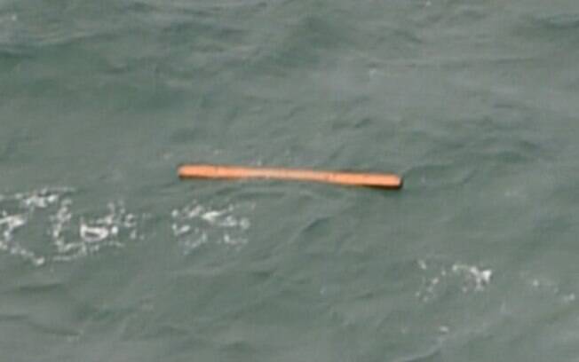 Objetos que podem ser do avião da AirAsia foram avistados perto da ilha indonésia de Bornéu. Foto: BBC Brasil