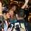 Taylor parou para atender os fãs antes de ir para o aeroporto. Foto: AgNews/Foto Rio News