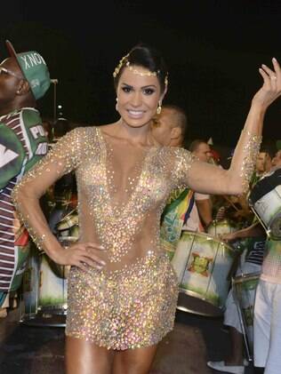 Gracyanne Barbosa entra na avenida esta sábado (14) pela X-9 Paulistana